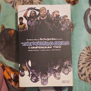 The Walking Dead Compendium Two - Black and White Edition